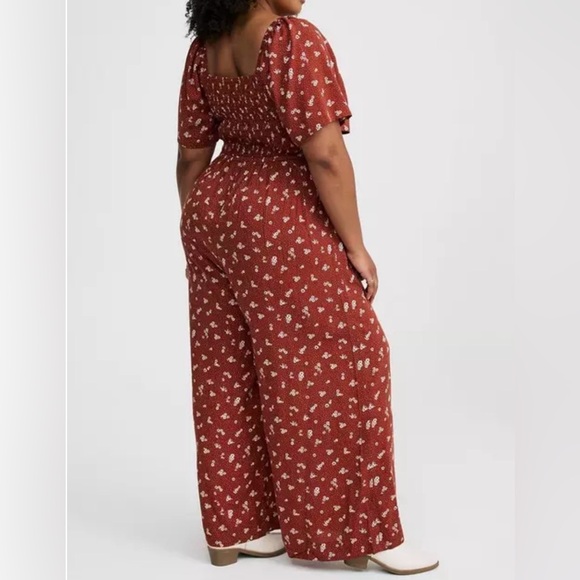 Torrid Flutter-Sleeve Smocked Jumpsuit Size 5 (28) - Picture 4 of 6